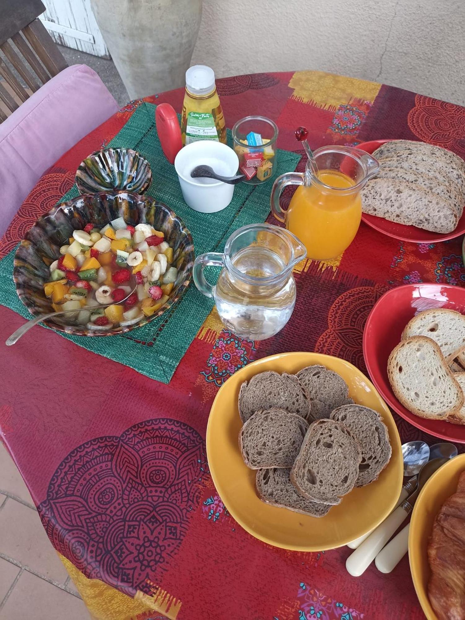 Sabran Le Fer En Ceze Bed & Breakfast エクステリア 写真